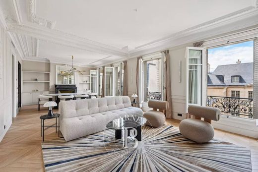 Apartment in Tour Eiffel, Invalides – Ecole Militaire, Saint-Thomas d’Aquin, Paris
