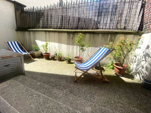 Apartment / Etagenwohnung in Asnières-sur-Seine, Hauts-de-Seine