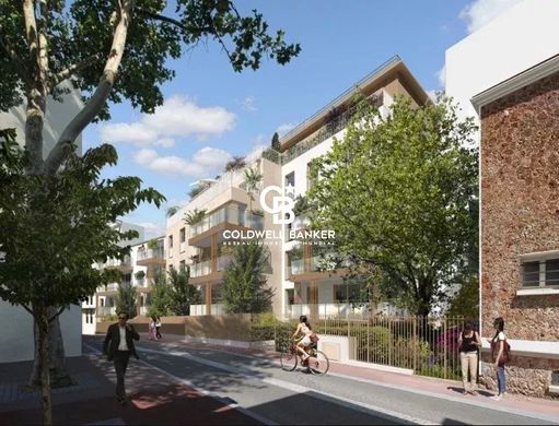 Apartment in Issy-les-Moulineaux, Hauts-de-Seine