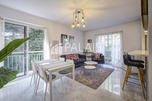 Apartment / Etagenwohnung in Nizza, Alpes-Maritimes