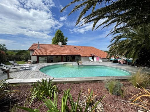 Maison de luxe à Ascain, Pyrénées-Atlantiques