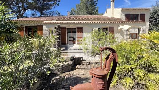 Πολυτελή κατοικία σε Pernes-les-Fontaines, Vaucluse