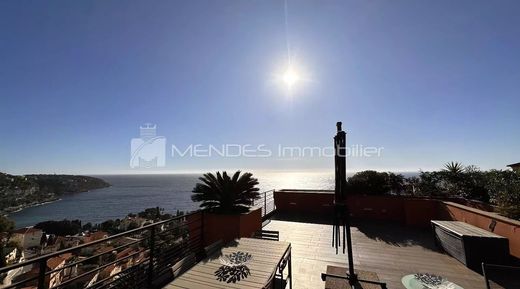 Roquebrune-Cap-Martin, Alpes-Maritimesのアパートメント