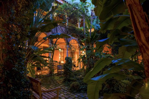 Гостиница, Ним, Gard