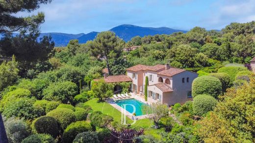 Villa in Roquefort-les-Pins, Alpes-Maritimes