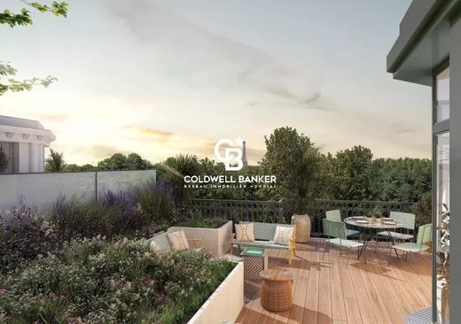 Apartment in Puteaux, Hauts-de-Seine