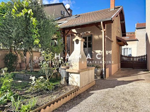 Luxury home in Oullins, Rhône