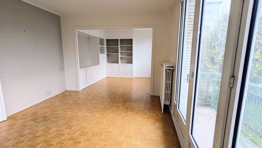 Appartement in Suresnes, Hauts-de-Seine
