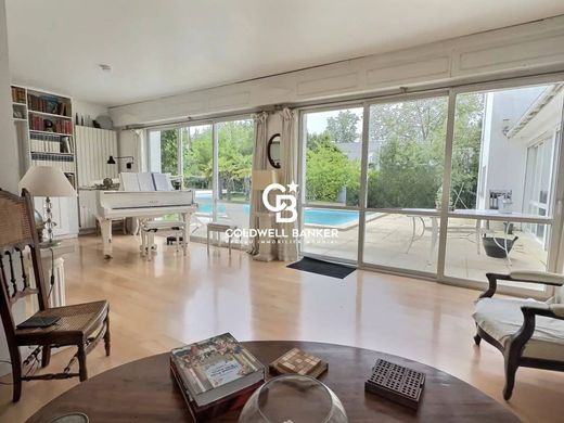 Luxury home in Mérignac, Gironde