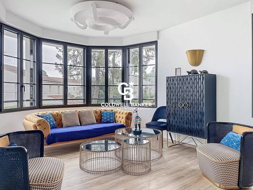 Luxury home in Saint-Georges-de-Didonne, Charente-Maritime