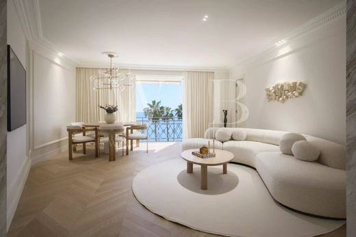 Apartment / Etagenwohnung in Cannes, Alpes-Maritimes