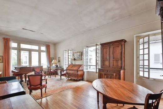 Apartment in La Muette, Auteuil, Porte Dauphine, Paris