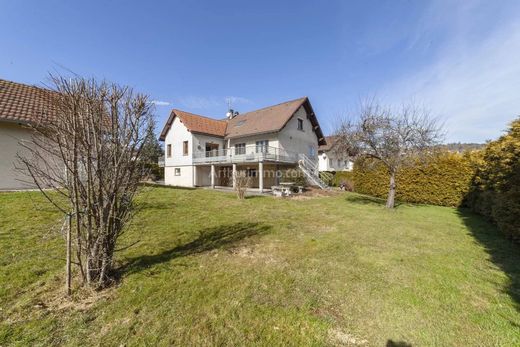 Luxus-Haus in Villers-le-Lac, Doubs