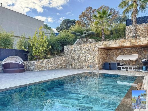 Luxe woning in Cagnes-sur-Mer, Alpes-Maritimes