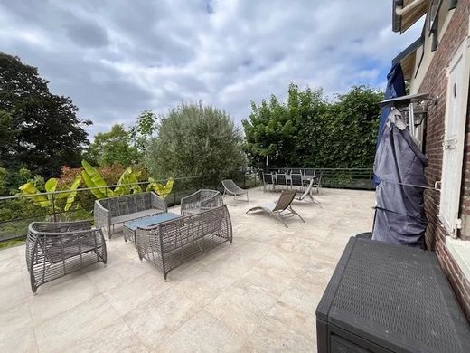 منزل ﻓﻲ Rueil-Malmaison, Hauts-de-Seine