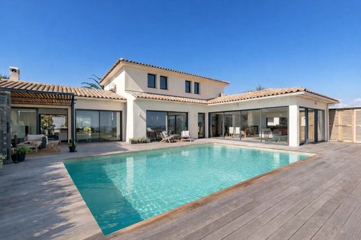 Villa in Les Adrets-de-l'Estérel, Var