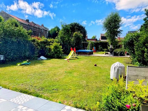 Элитный дом, Croix, North