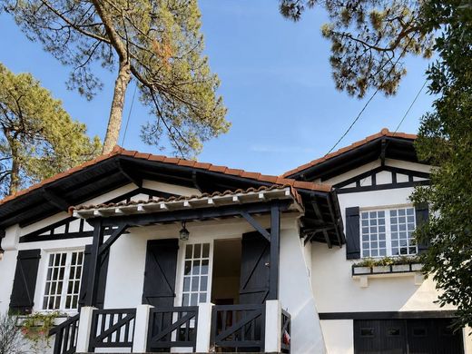 Luxury home in Pyla sur Mer, Gironde