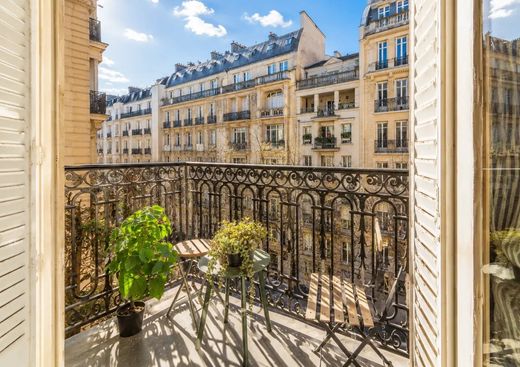 Apartment in La Muette, Auteuil, Porte Dauphine, Paris