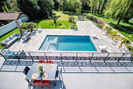 Luxury home in Limonest, Rhône