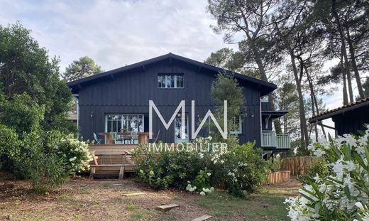 Villa in Lège-Cap-Ferret, Gironde