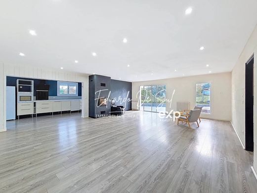 منزل ﻓﻲ Galgon, Gironde