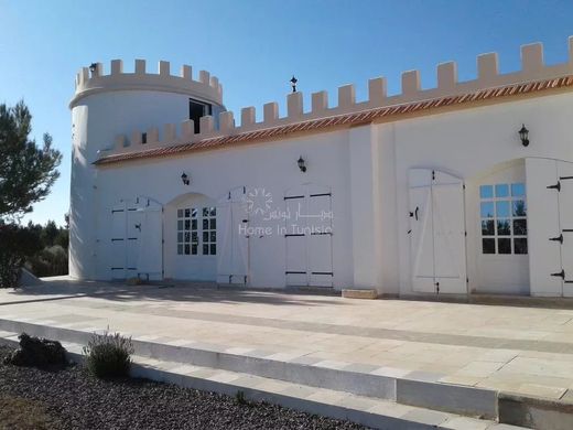 Luxury home in El Kef, Gouvernorat de Kef