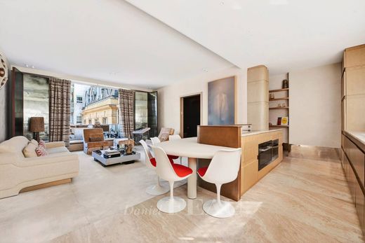 Apartment in Tour Eiffel, Invalides – Ecole Militaire, Saint-Thomas d’Aquin, Paris