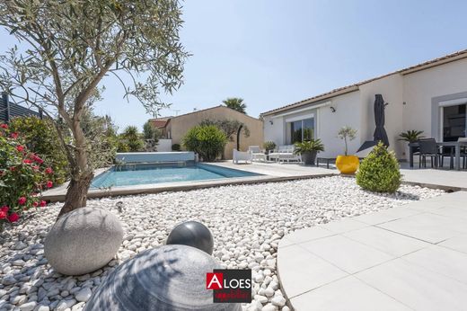 Luxus-Haus in Aigues-Mortes, Gard