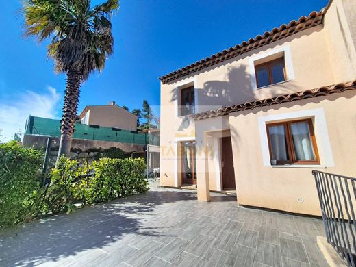 Luxury home in Carros, Alpes-Maritimes