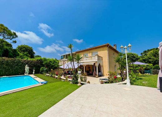 Luxus-Haus in Villeneuve-Loubet, Alpes-Maritimes