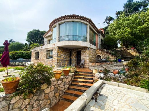 Luxus-Haus in Mandelieu-la-Napoule, Alpes-Maritimes