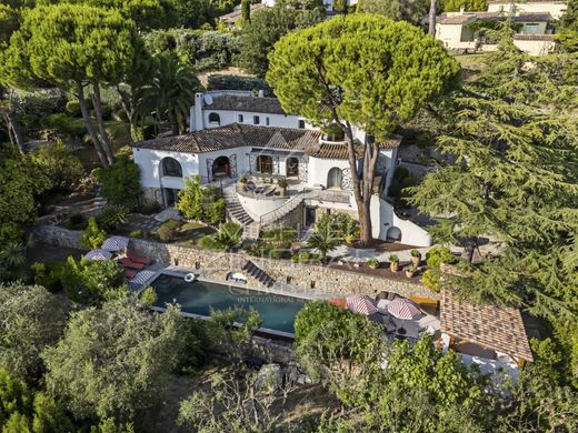 Luxury home in Mougins, Alpes-Maritimes