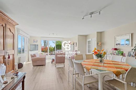 Apartment in Sainte-Foy-lès-Lyon, Rhône