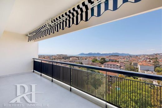 Apartment / Etagenwohnung in Cannes, Alpes-Maritimes