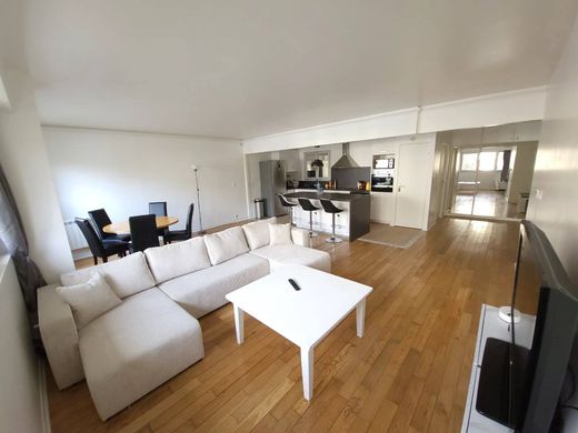 Apartment in La Muette, Auteuil, Porte Dauphine, Paris