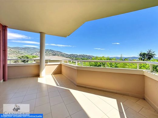 Apartment in Mandelieu-la-Napoule, Alpes-Maritimes