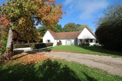 Luxury home in Grosrouvre, Yvelines