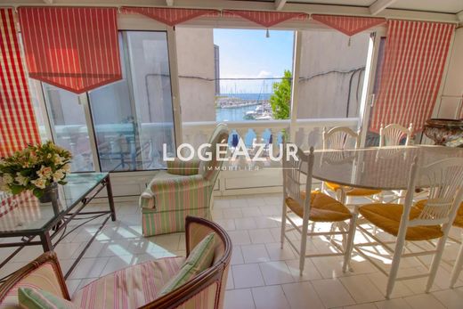 Apartment / Etagenwohnung in Golfe-Juan, Alpes-Maritimes