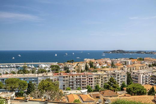 Beaulieu-sur-Mer, Alpes-Maritimesのアパートメント