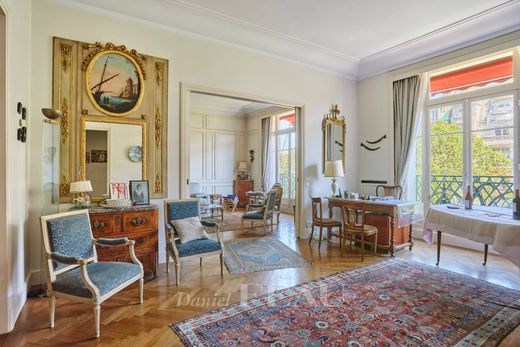 Apartament w Tour Eiffel, Invalides – Ecole Militaire, Saint-Thomas d’Aquin, Paris