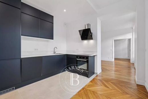 Apartment / Etagenwohnung in Versailles, Yvelines
