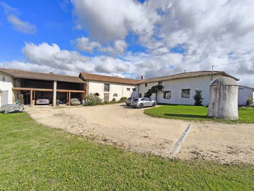 Casa rural / Casa de pueblo en Saint-Trivier-sur-Moignans, Ain