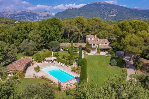 Villa in Roquefort-les-Pins, Alpes-Maritimes