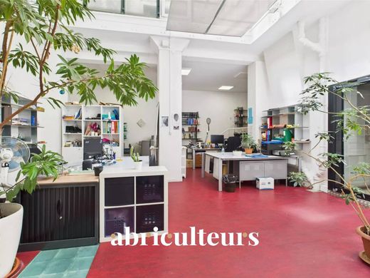 Office in Canal Saint Martin, Château d’Eau, Porte Saint-Denis, Paris