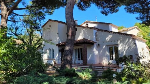 Apartment / Etagenwohnung in Agde, Hérault