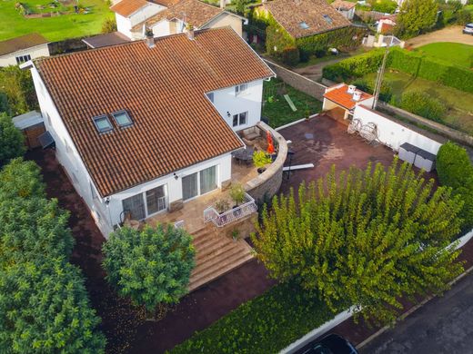 Luxury home in Belleville, Rhône