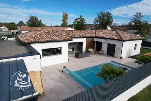 Luxury home in Muret, Upper Garonne