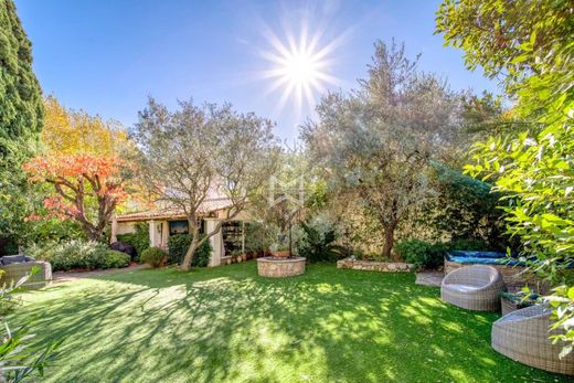 Luxury home in Mougins, Alpes-Maritimes