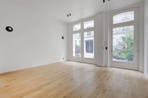 Appartamento a Champs-Elysées, Madeleine, Triangle d’or, Parigi